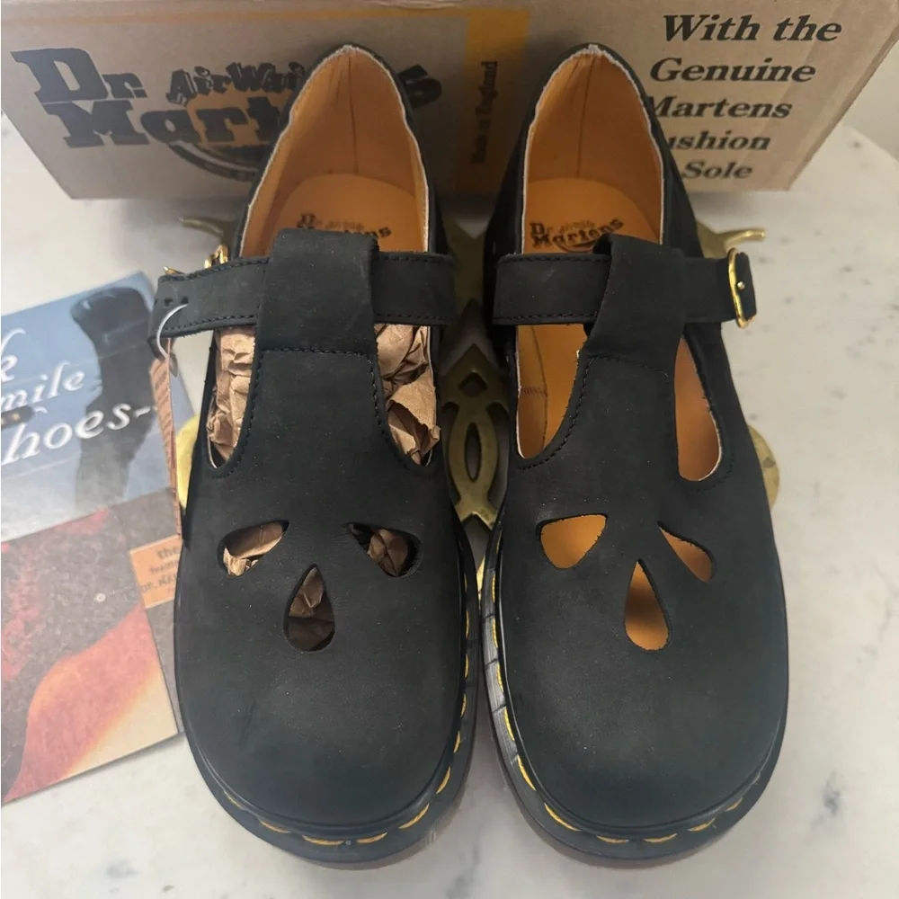 NIB England Made Dr. Martens Vintage Nubuck Tear Drop Mary Janes UK5 US 7-7.5 - Picture 2 of 10